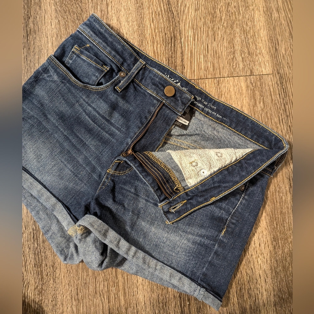 Mossimo High Rise Denim Shorts | Medium Wash Rolled Hem Cutoff Shorts Size 8